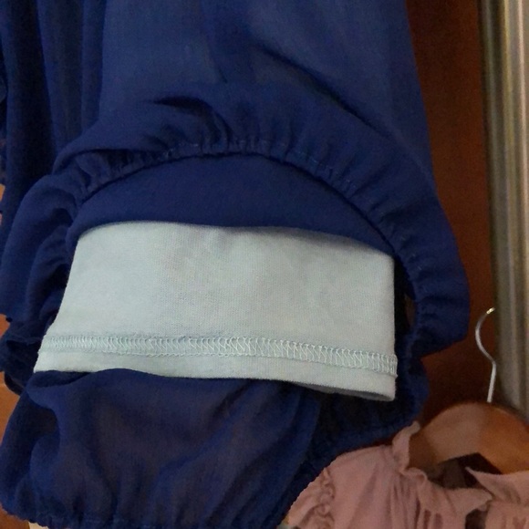 Tops - Picture 5 of 6